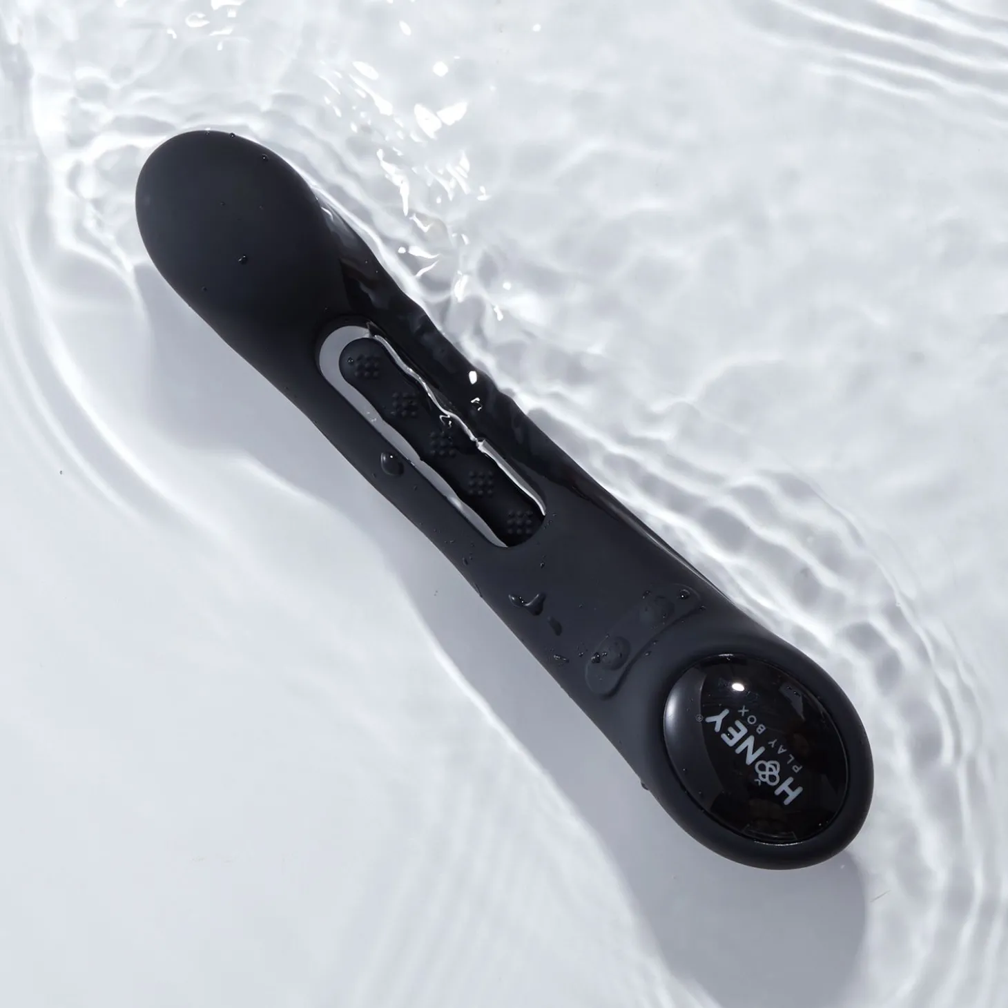 HoneyPlayBox - Tempo-Pressure Sensing App-Controlled Kinky Finger Tapping