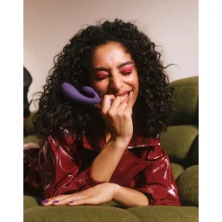 LELO - INA Thrust Dual-Action Massager - Black